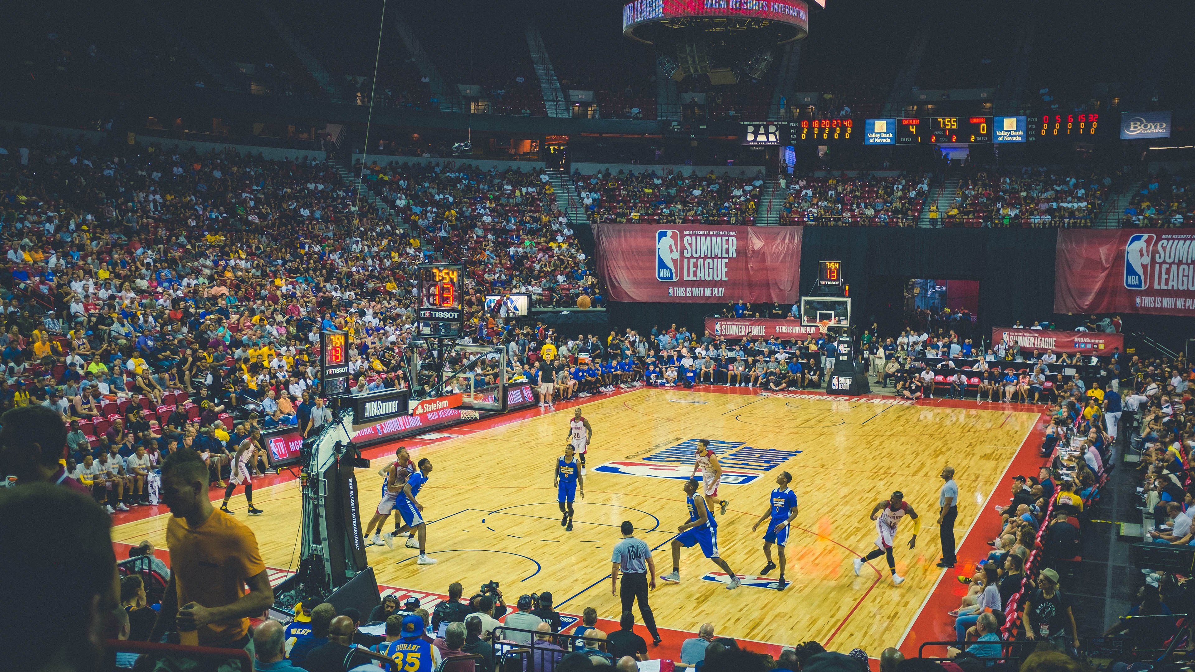 中国篮球的复兴步伐愈加稳健，中国篮球运动的发展历程